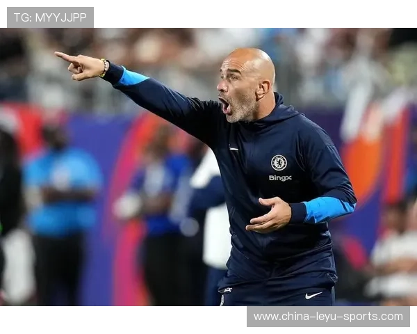 切尔西边路压制效果极佳，迪萨西补位稳固