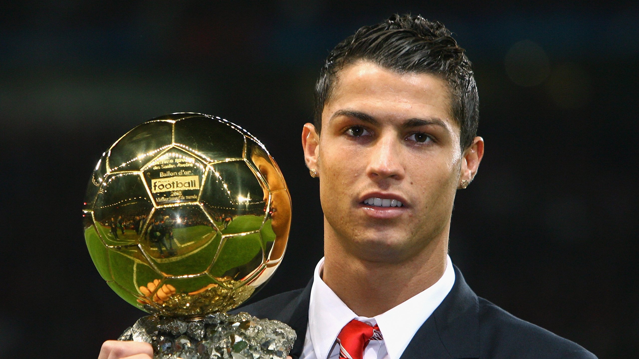 乐鱼体育app-五大联赛是否减少传统边锋下底传中的比重，五大联赛边锋排名